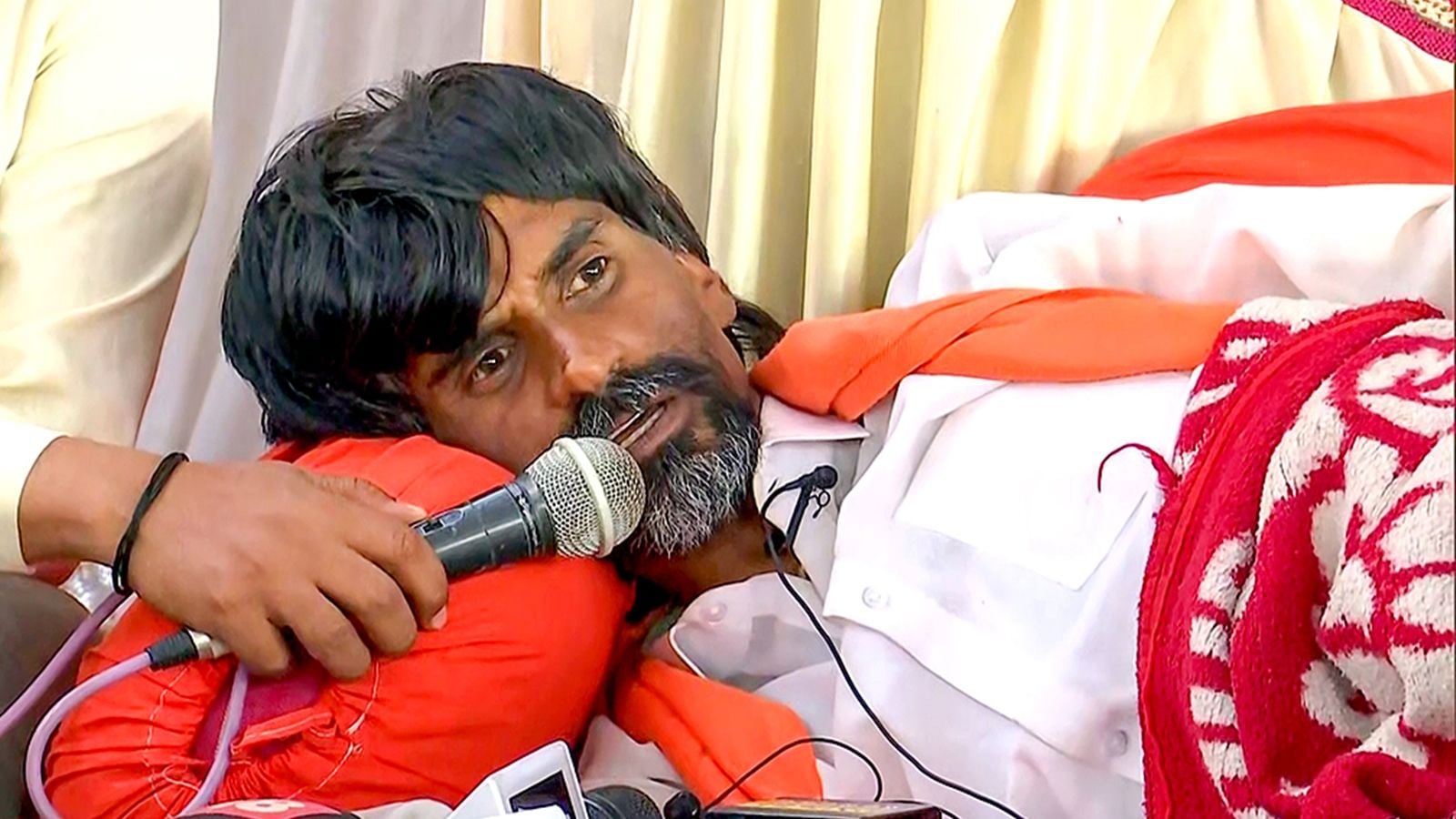 Jarange Begins Hunger Strike